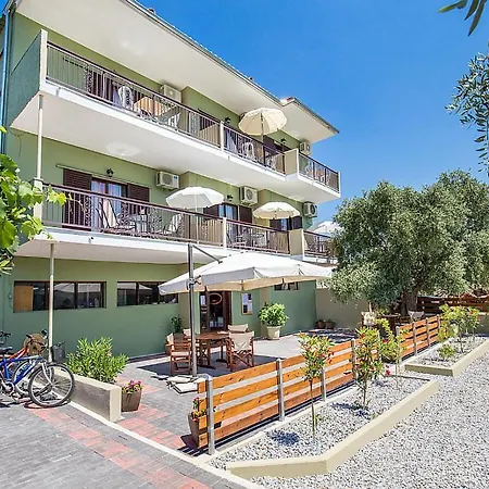 Evis Apartment