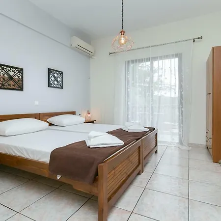 Evis Apartment *